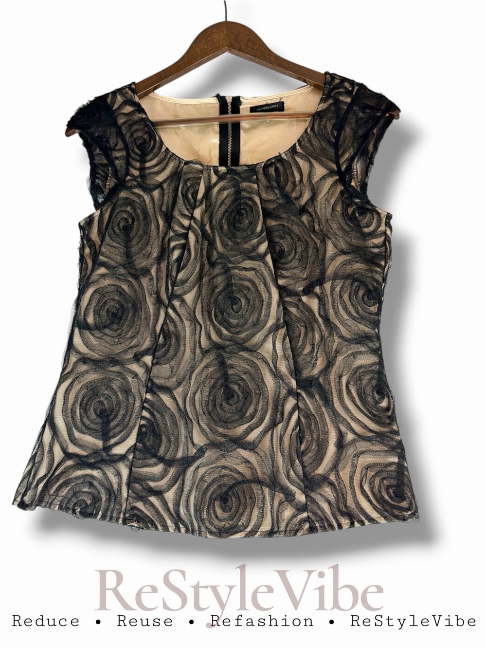 SAKS FIFTH AVENUE Women’s Size 4 Top Blouse Cap Sleeve Tulle Floral 3D EFFECT